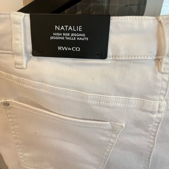 RW & Co WHITE JEANS π - Picture 3 of 5